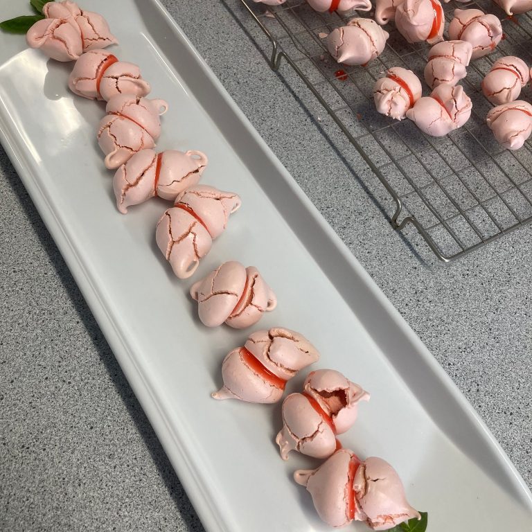 Mini meringues on a long plate